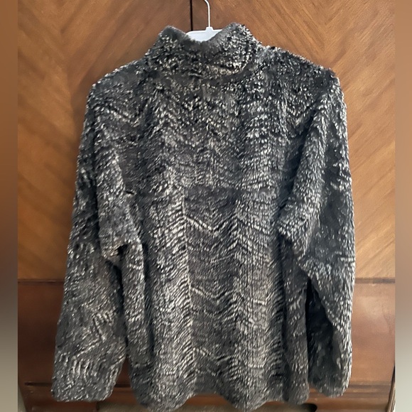 True Grit Sherpa pullover. 1/4 quarter zip. - Picture 3 of 4